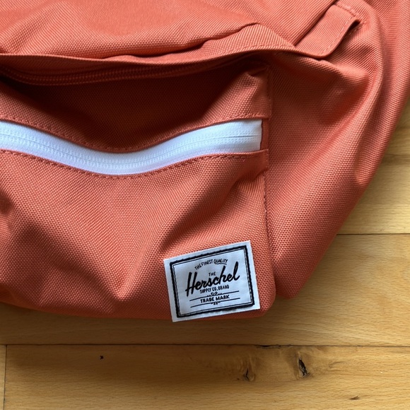 Herschel - Picture 3 of 4